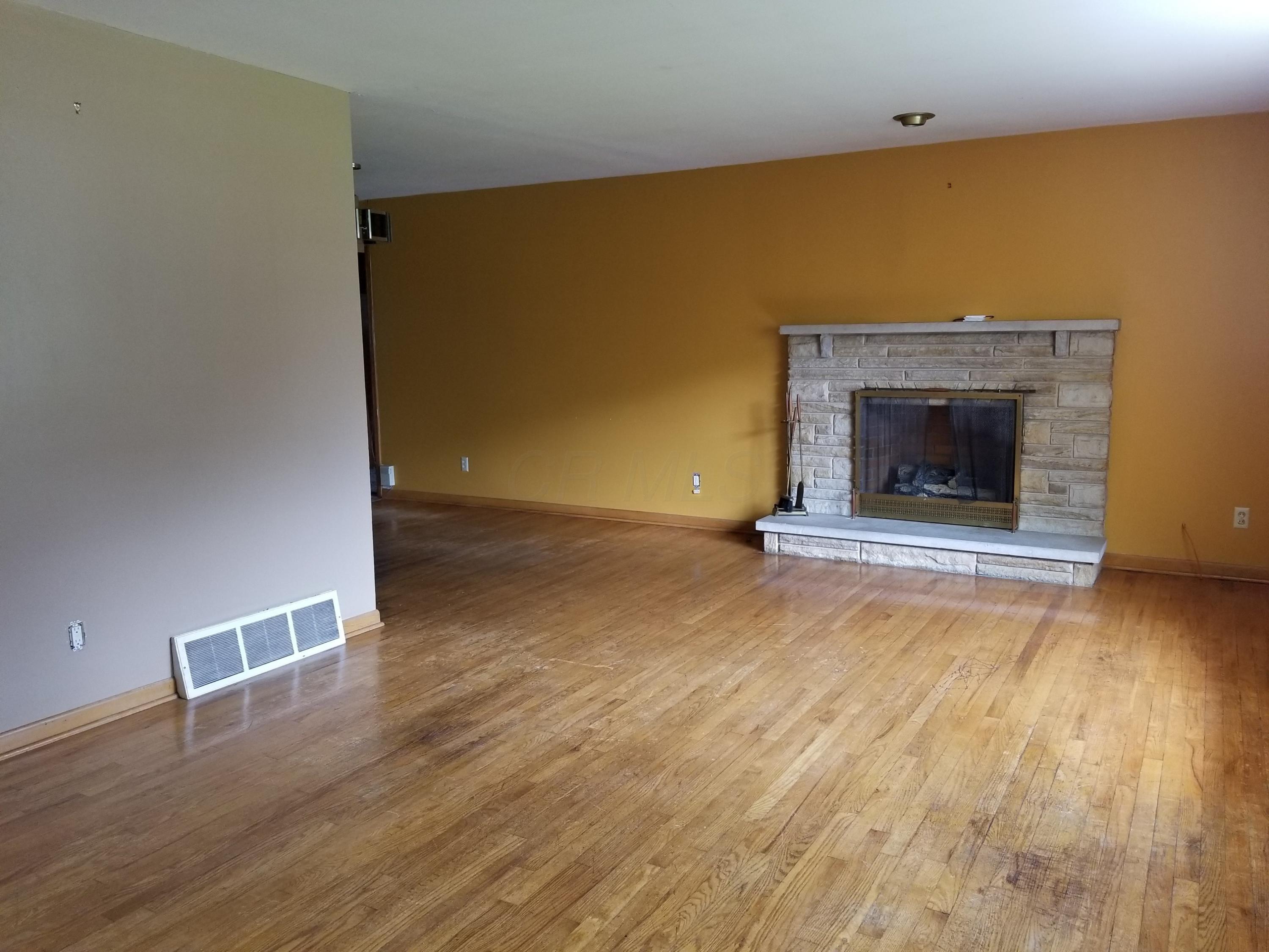 741 Bernhard Road Columbus, OH 43213 - Photo 3 of 29