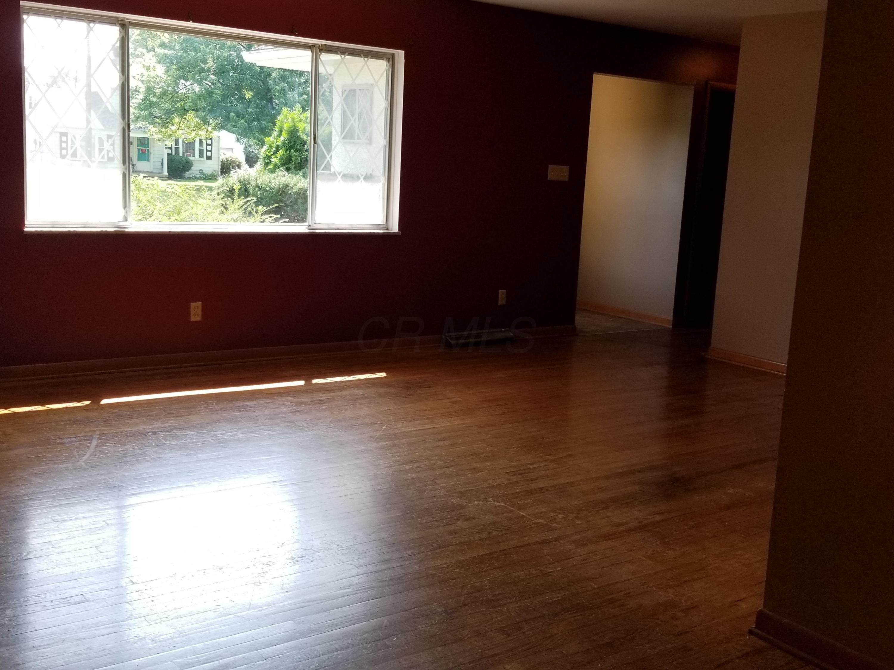 741 Bernhard Road Columbus, OH 43213 - Photo 4 of 29