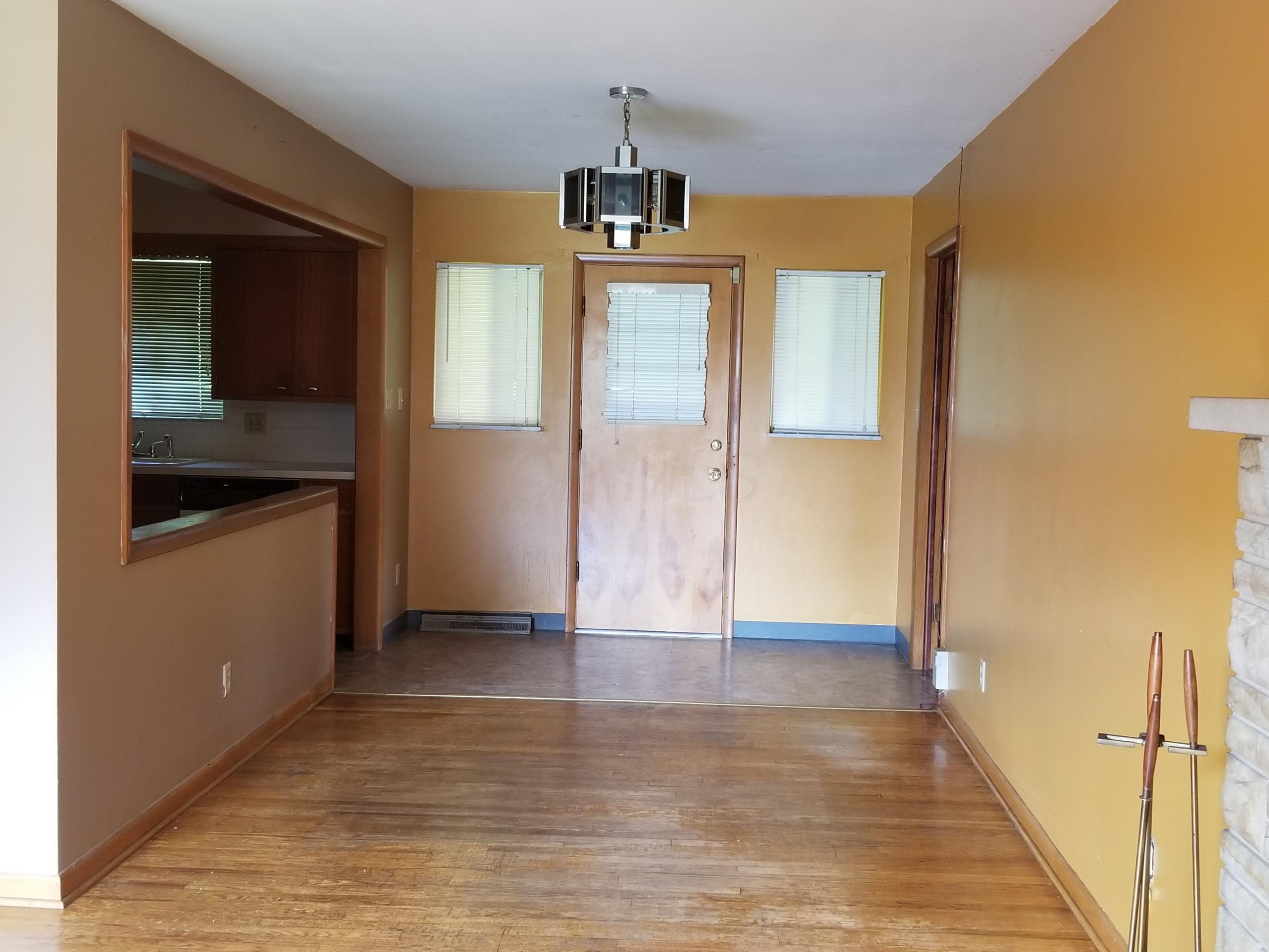 741 Bernhard Road Columbus, OH 43213 - Photo 6 of 29