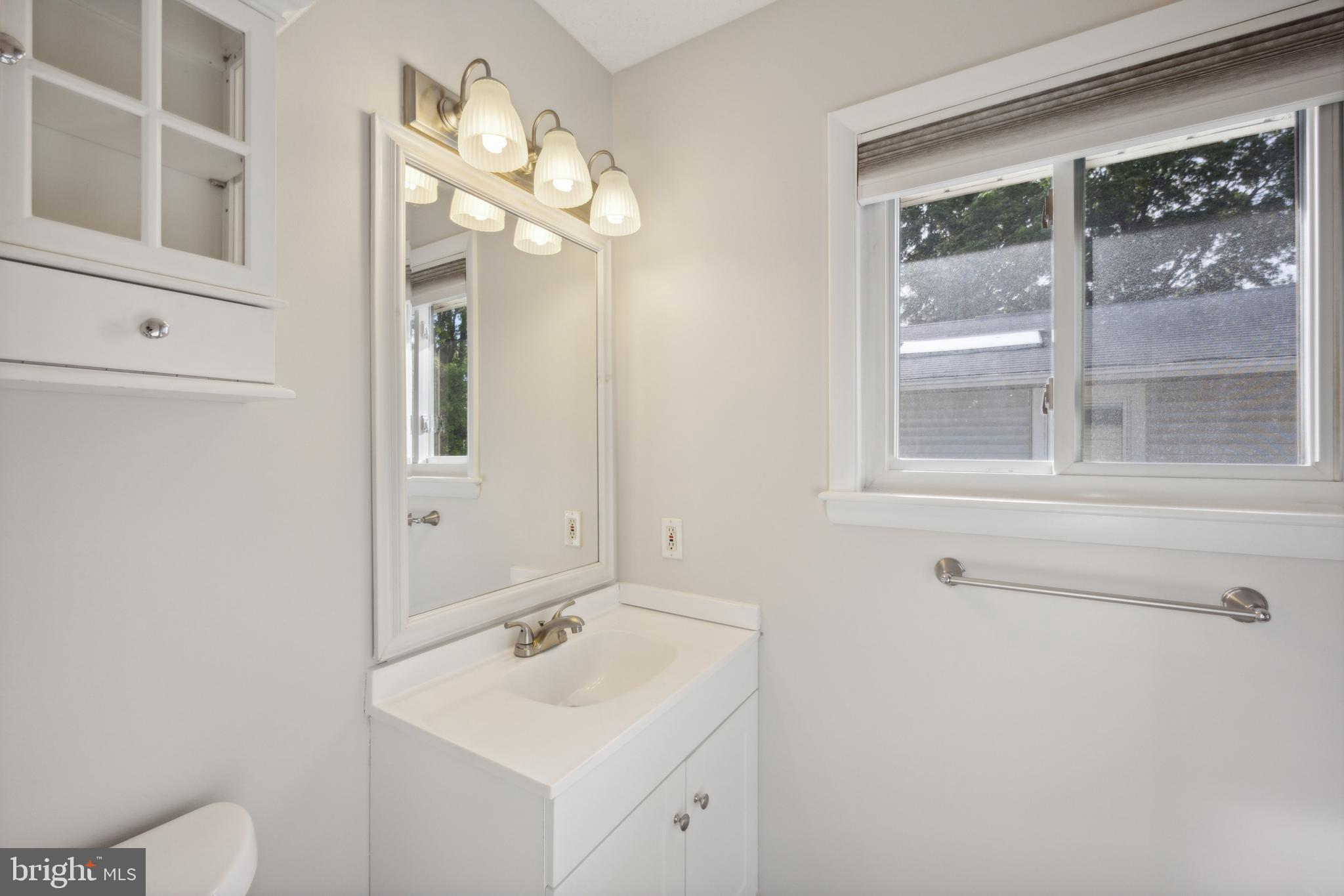 406 Cedar Grove Road Edgewater, MD 21037 - Photo 20 of 27 Primary Full Bath