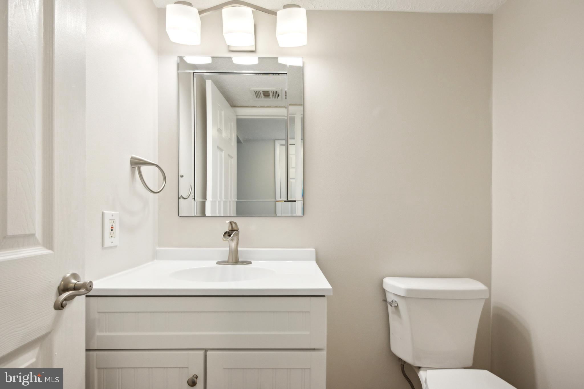 406 Cedar Grove Road Edgewater, MD 21037 - Photo 10 of 27 Main Level Half-Bath