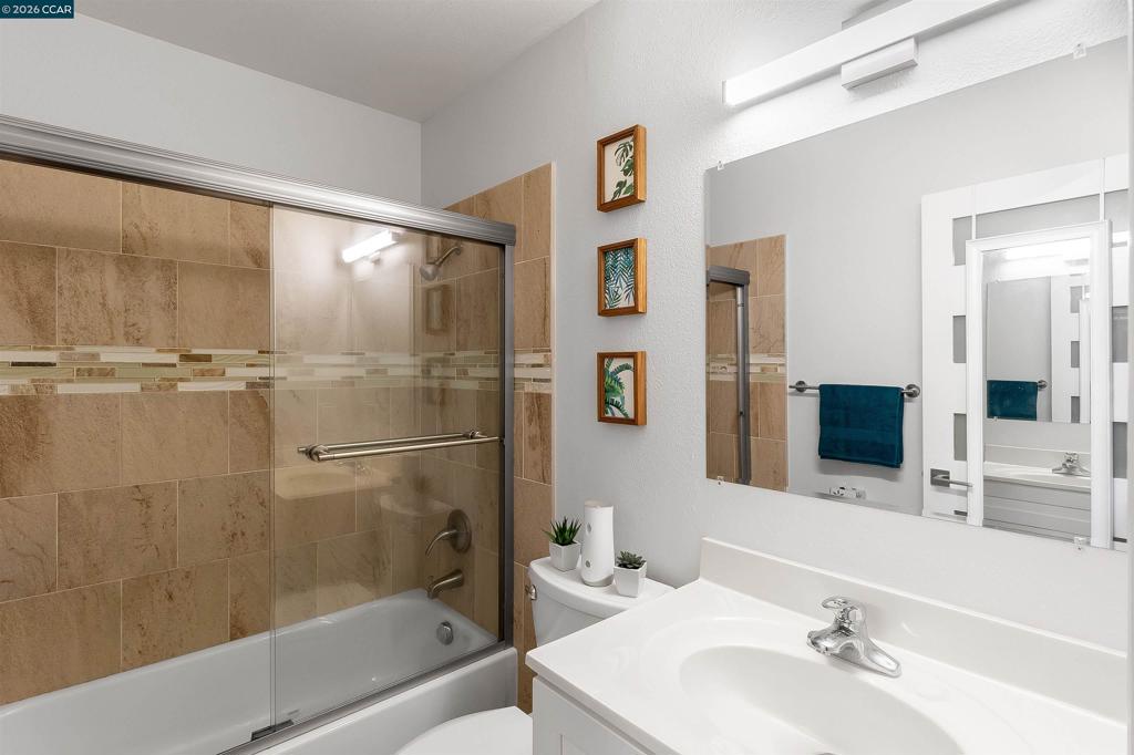 1-1 Embarcadero West, Unit 164 Oakland, CA 94607 - Photo 12 of 24