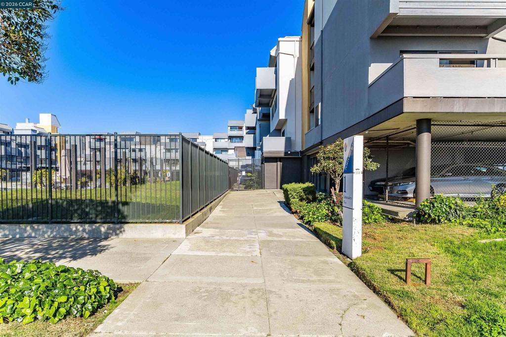 1-1 Embarcadero West, Unit 164 Oakland, CA 94607 - Photo 18 of 24