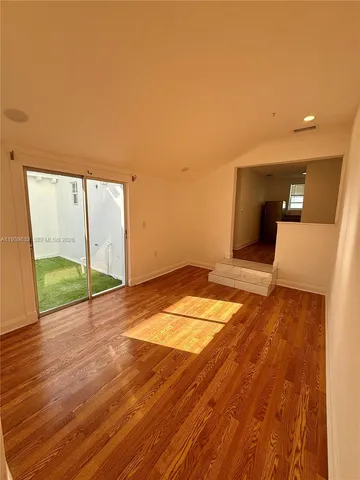 $3,000 | 1440 Pennsylvania Avenue, Unit 2, Miami Beach, FL 33139