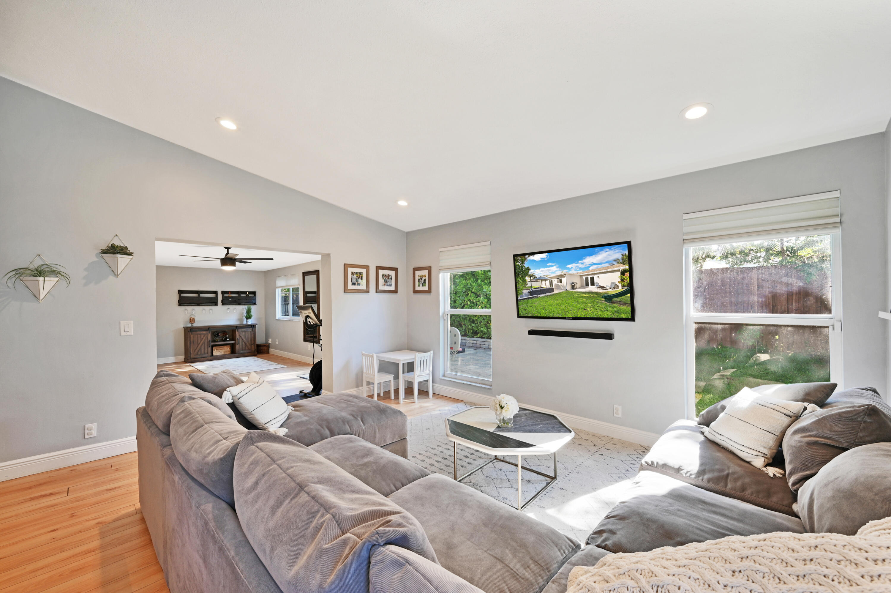 3101 Cardinal Drive Delray Beach, FL 33444 - Photo 11 of 26 Family Room