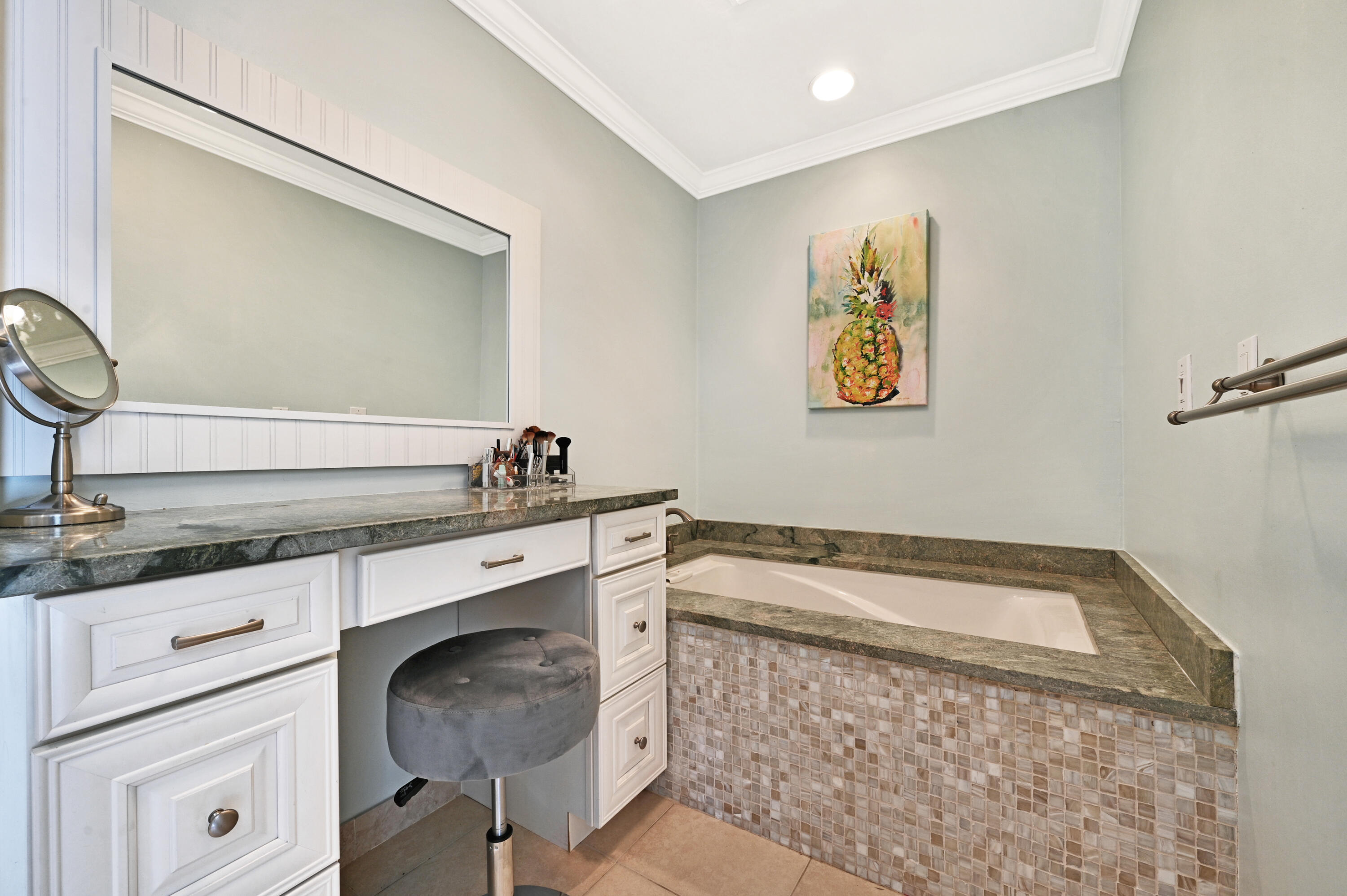 3101 Cardinal Drive Delray Beach, FL 33444 - Photo 18 of 26 Master Bath