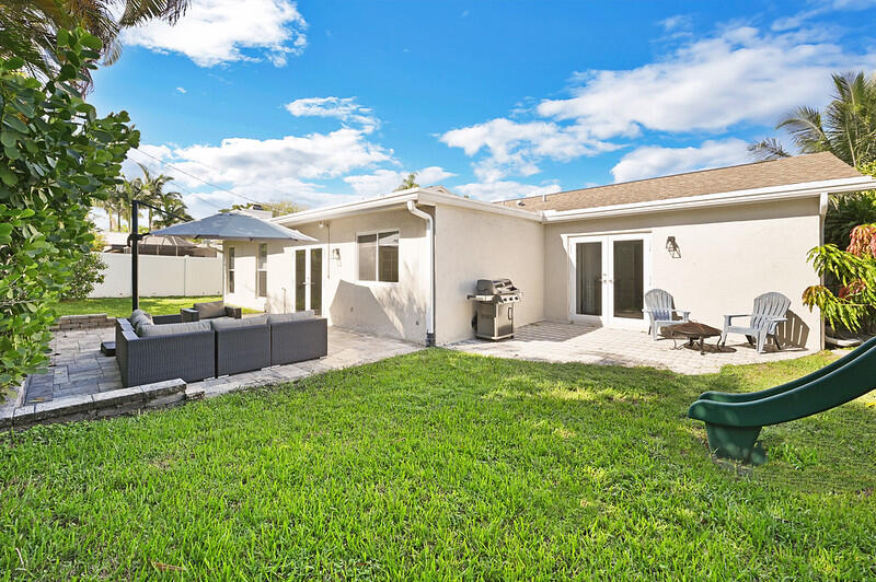 3101 Cardinal Drive Delray Beach, FL 33444 - Photo 22 of 26 Patio