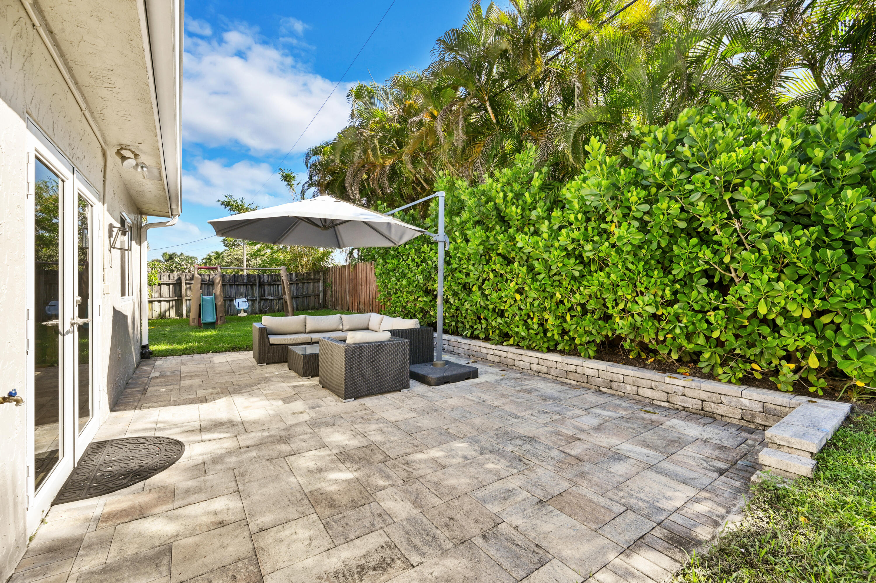 3101 Cardinal Drive Delray Beach, FL 33444 - Photo 24 of 26 Patio