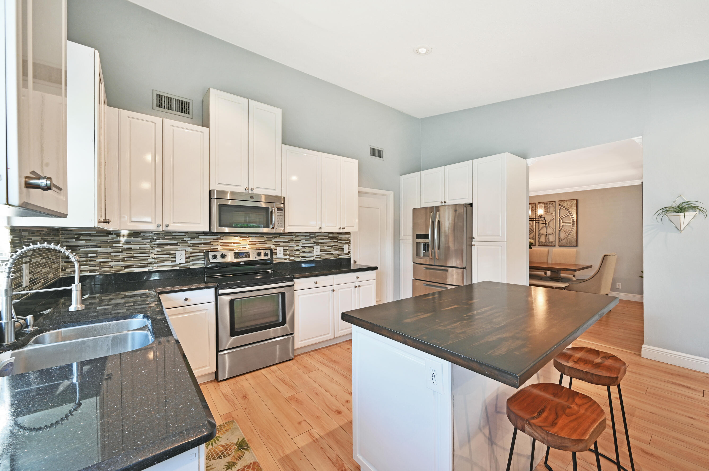 3101 Cardinal Drive Delray Beach, FL 33444 - Photo 8 of 26 Kitchen