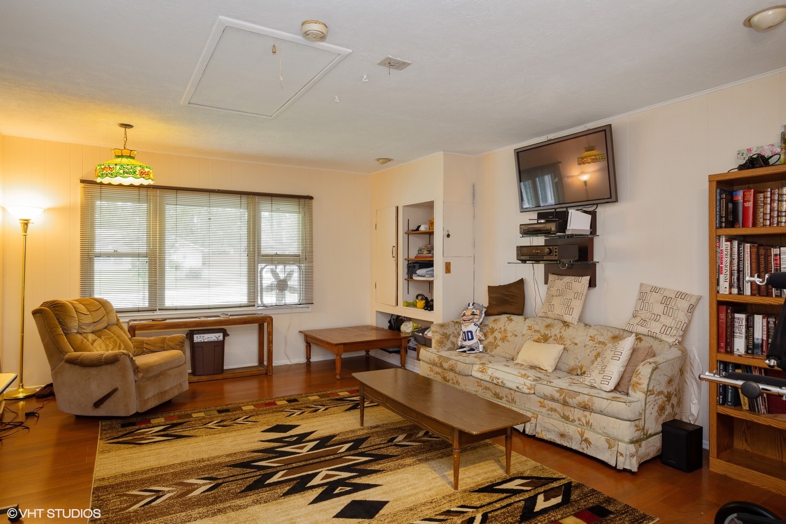 1660 Dennison Road Hoffman Estates, IL 60169 - Photo 12 of 14
