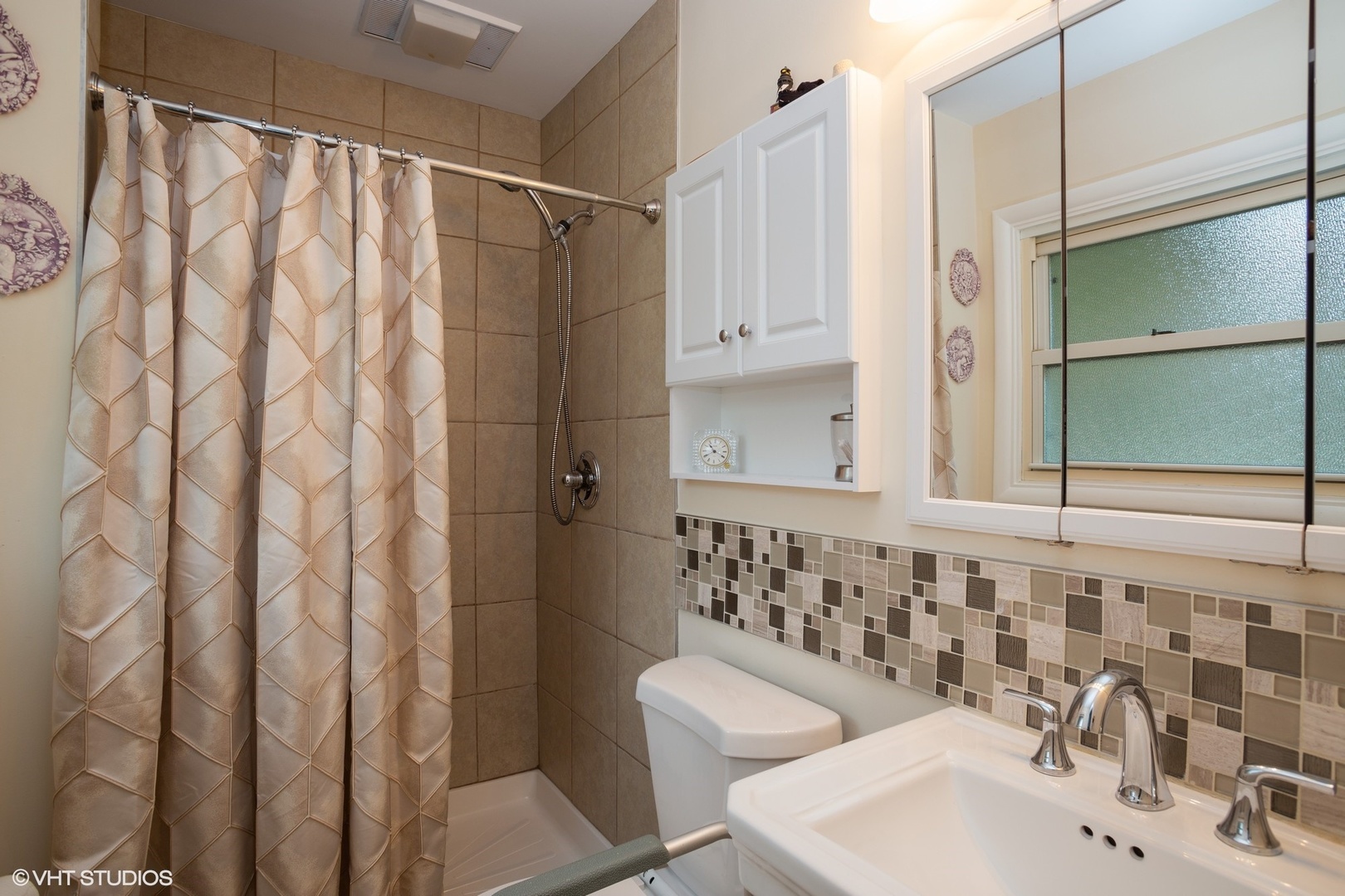 1660 Dennison Road Hoffman Estates, IL 60169 - Photo 9 of 14