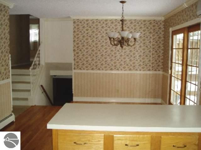 511 Bloomfield Road Traverse City, MI 49686 - Photo 7 of 9 1687564-6.JPG