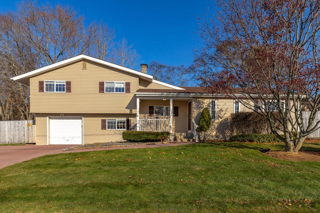 16 Roosevelt Road Cumberland, RI 02864 - Photo 1 of 24 Gallery Image 1