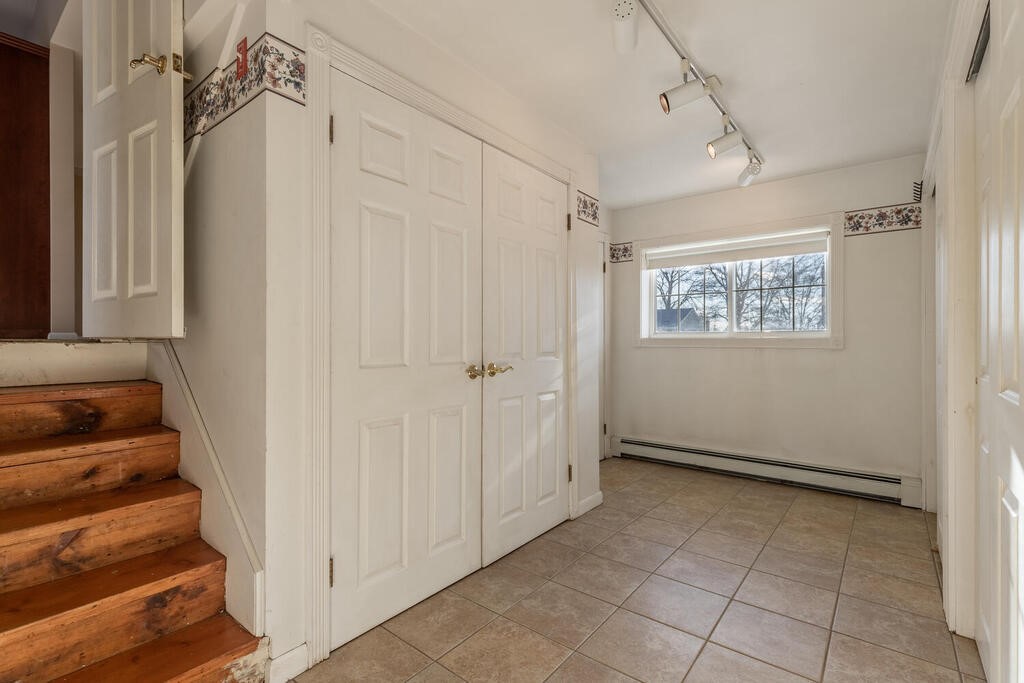 16 Roosevelt Road Cumberland, RI 02864 - Photo 18 of 24 Gallery Image 18