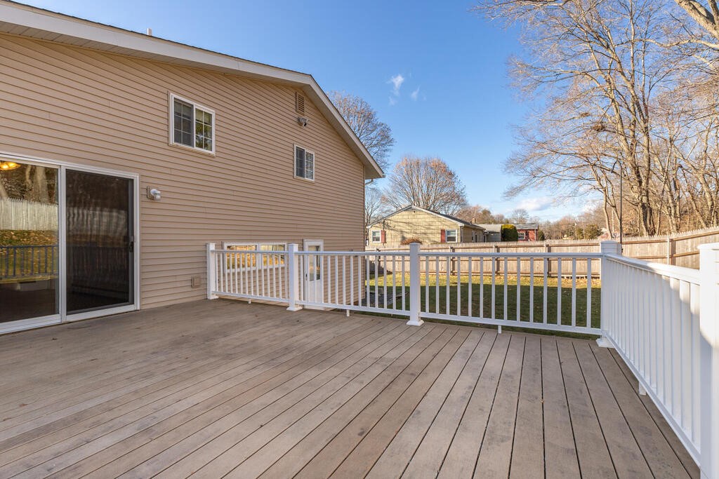 16 Roosevelt Road Cumberland, RI 02864 - Photo 21 of 24 Gallery Image 21