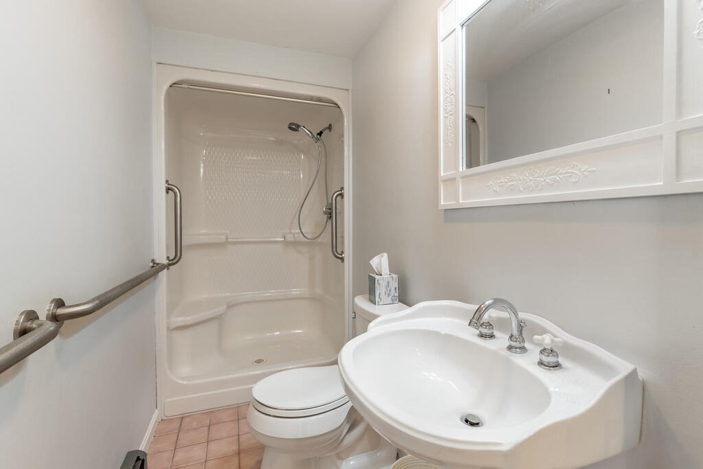 16 Roosevelt Road Cumberland, RI 02864 - Photo 9 of 24 Gallery Image 9