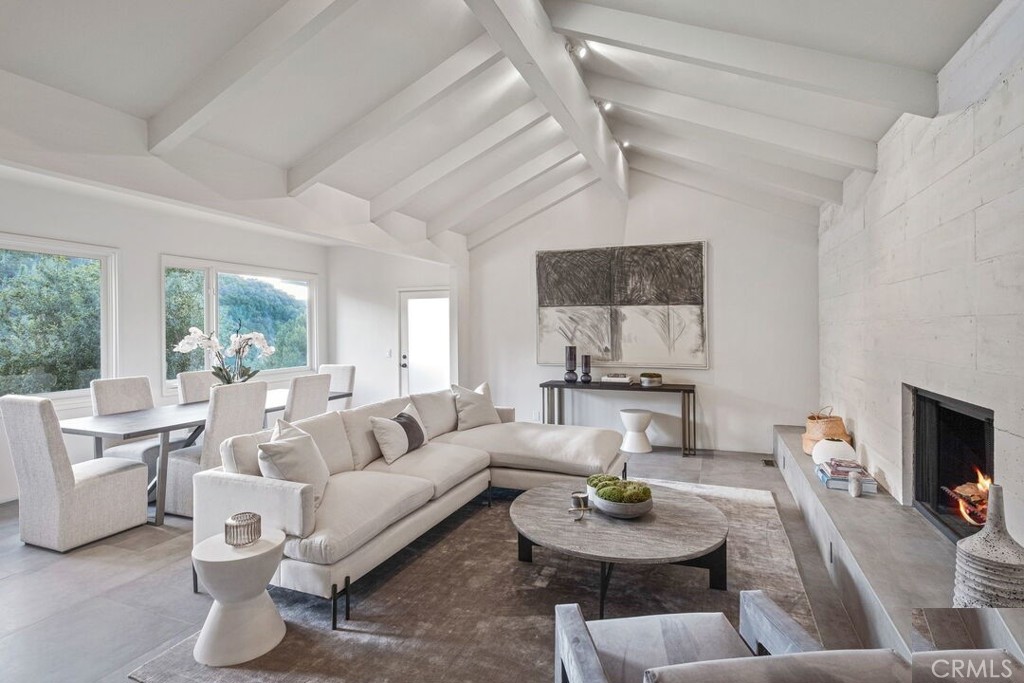 2205 Beech Knoll Road Los Angeles, CA 90046 - Photo 4 of 25