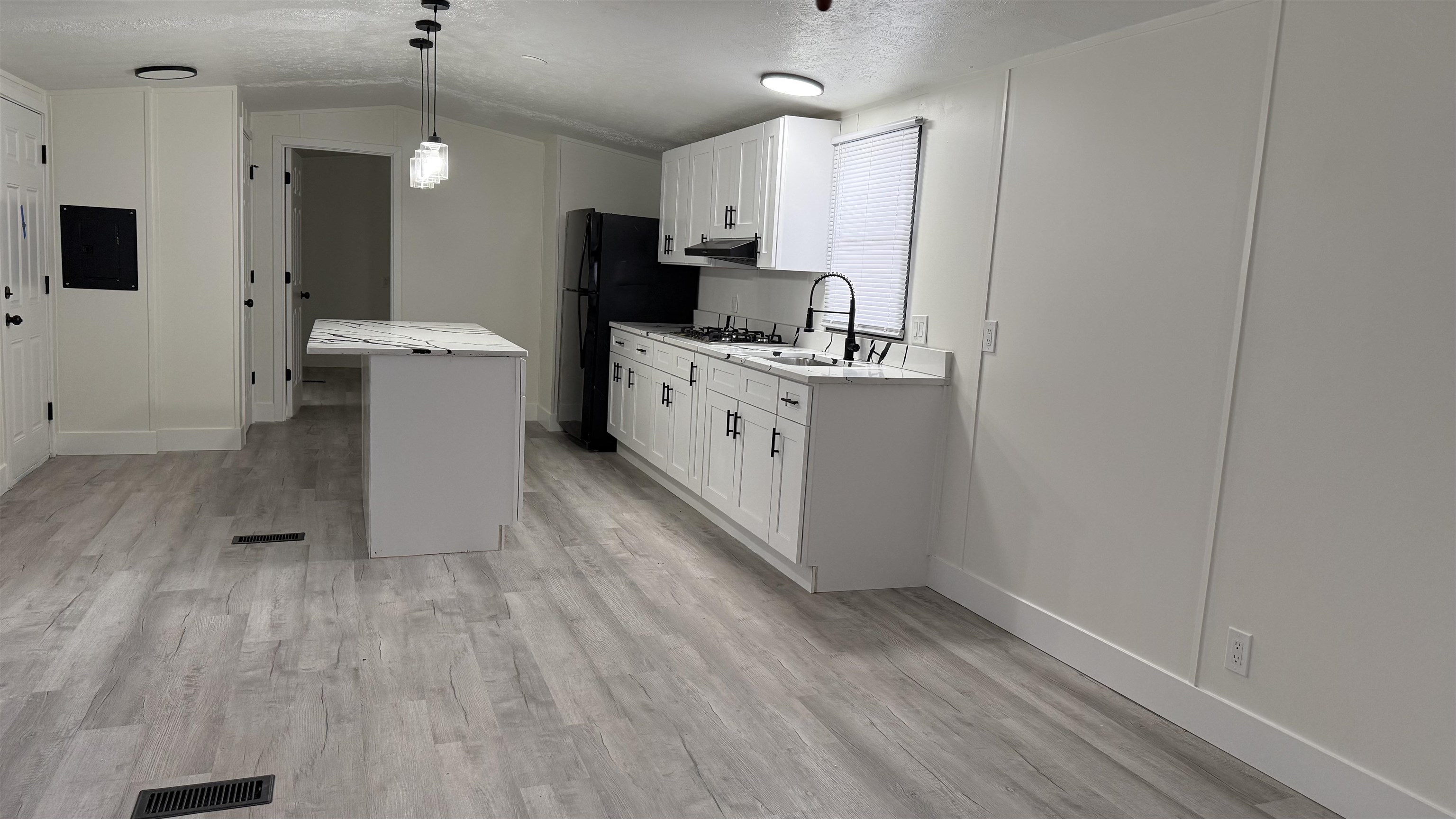 23 Pleasant Lane Freeport, IL 61032 - Photo 7 of 14