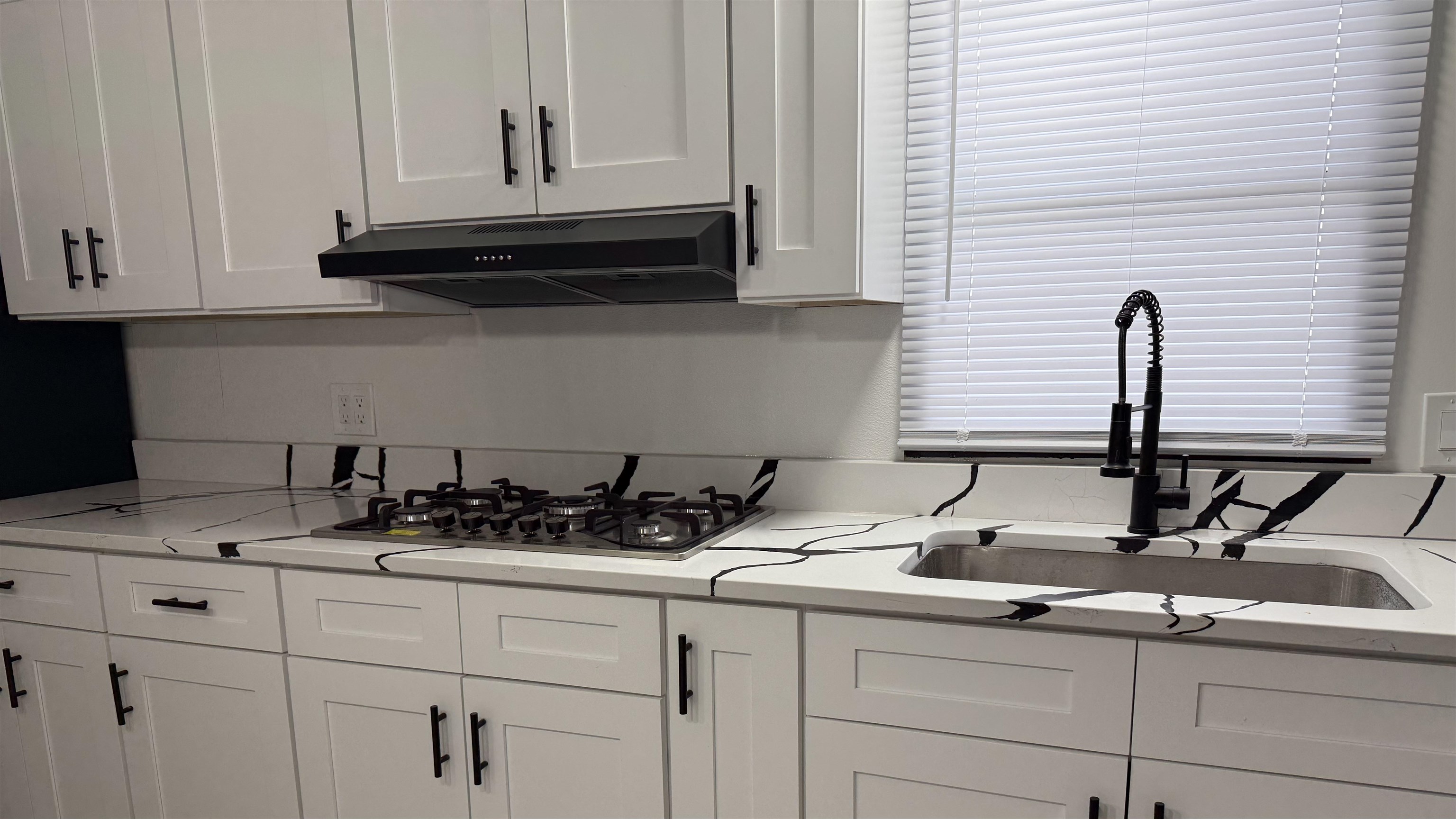 23 Pleasant Lane Freeport, IL 61032 - Photo 8 of 14