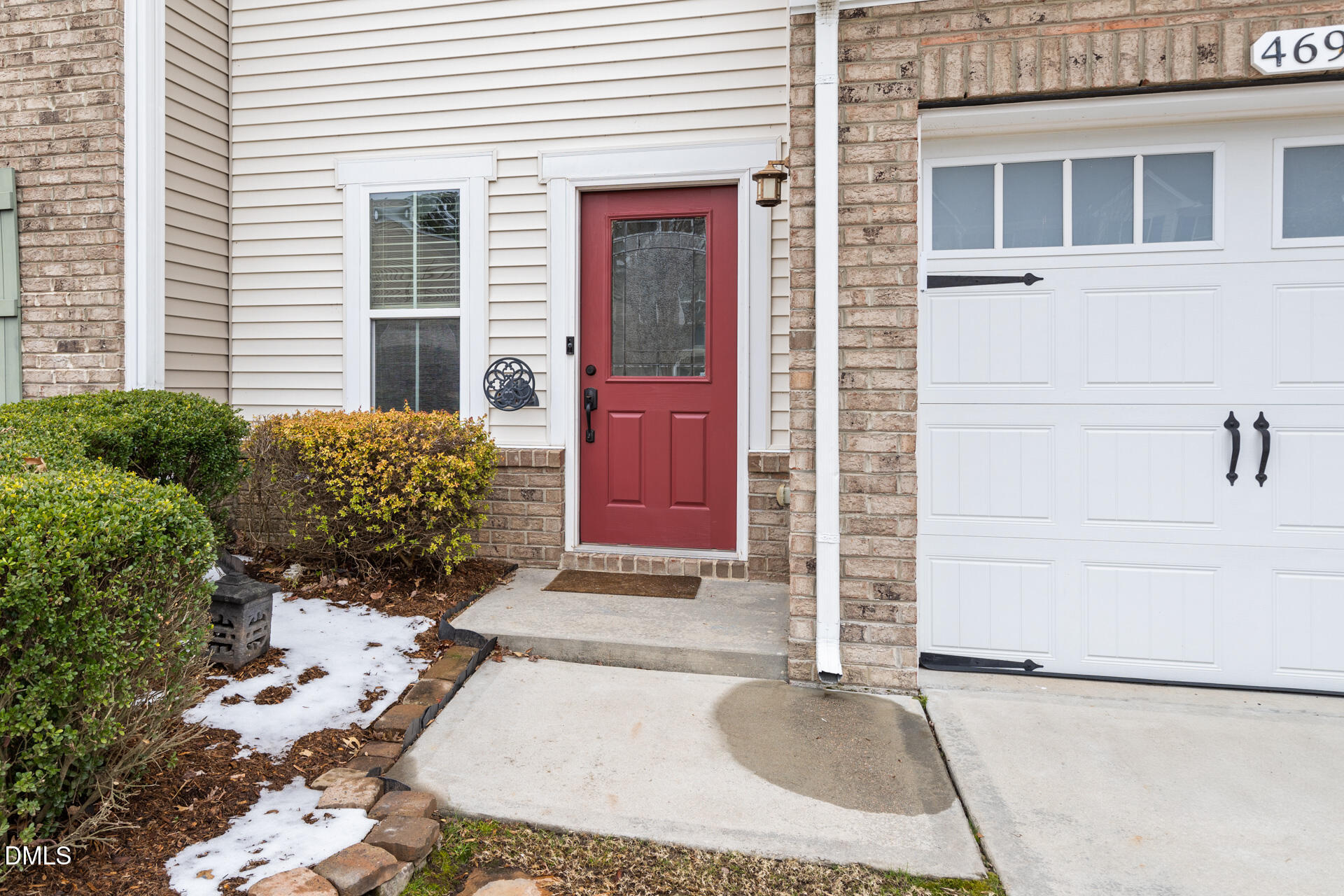 469 Panorama View Loop Cary, NC 27519 - Photo 2 of 36 469-Panorama-102