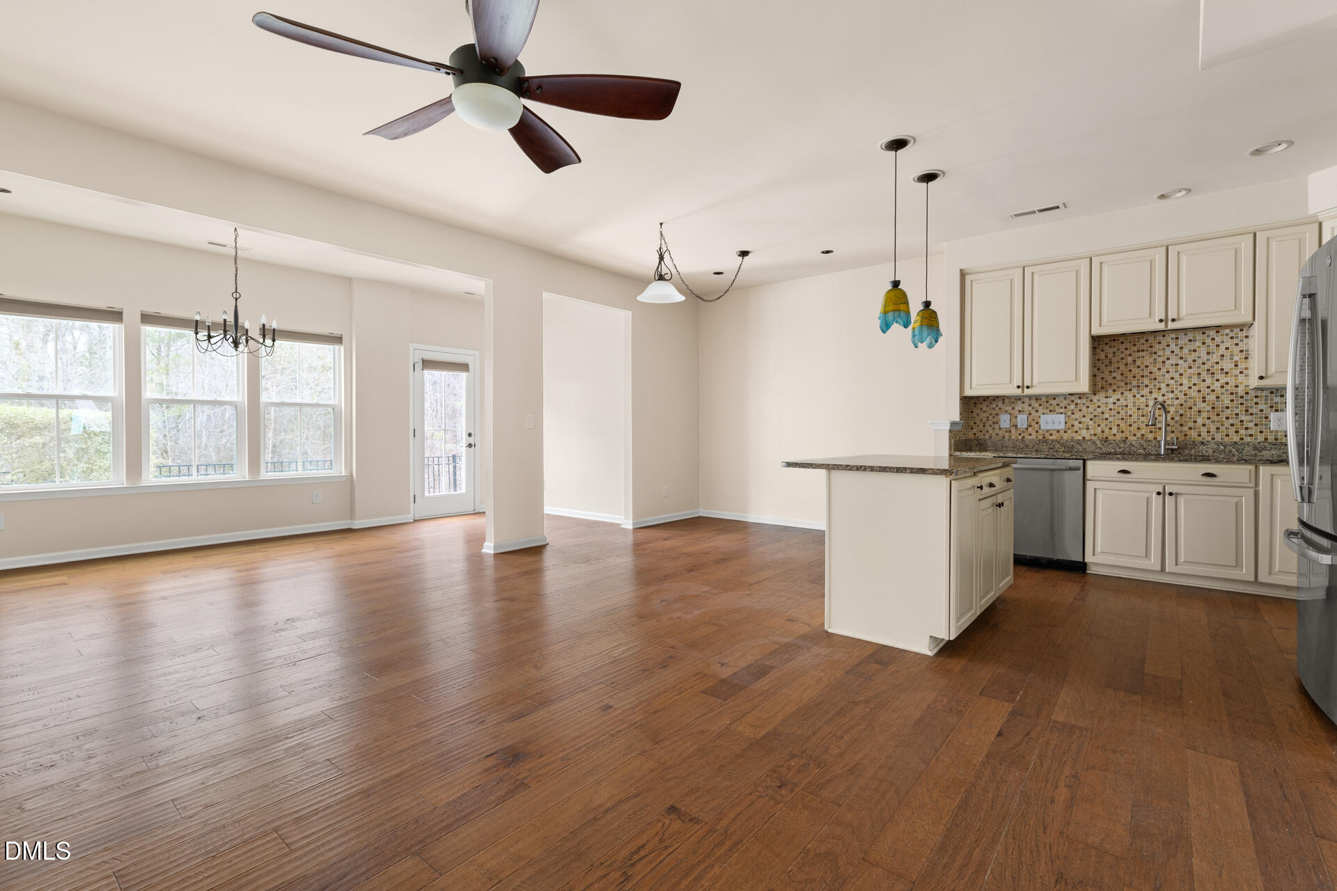 469 Panorama View Loop Cary, NC 27519 - Photo 5 of 36 469-Panorama-105