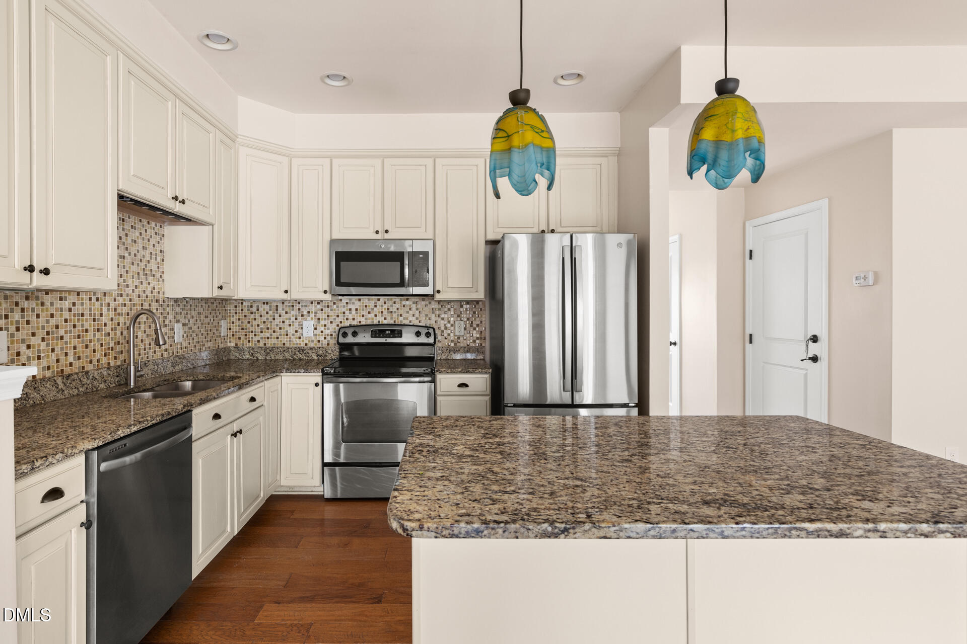 469 Panorama View Loop Cary, NC 27519 - Photo 8 of 36 469-Panorama-108