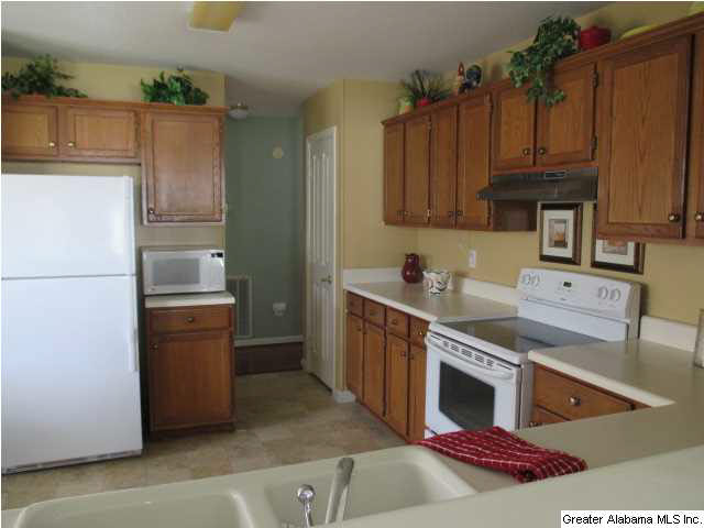 136 Braxton Way Pelham, AL 35124 - Photo 10 of 31