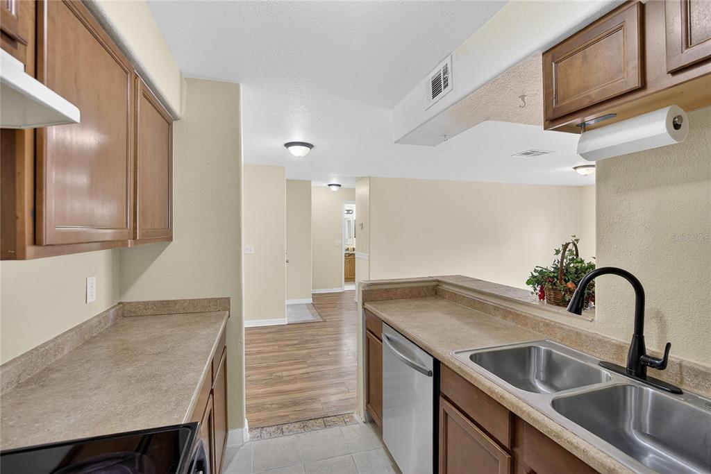 202 Red Maple Place, Unit 202 Brandon, FL 33510 - Photo 38 of 87