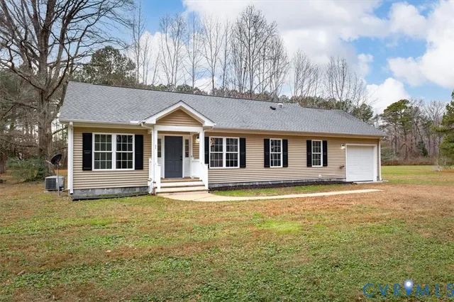 $279,000 | 31 Moccasin Trail, Weems, VA 22576