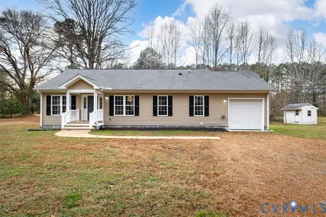 $279,000 | 31 Moccasin Trail, Weems, VA 22576