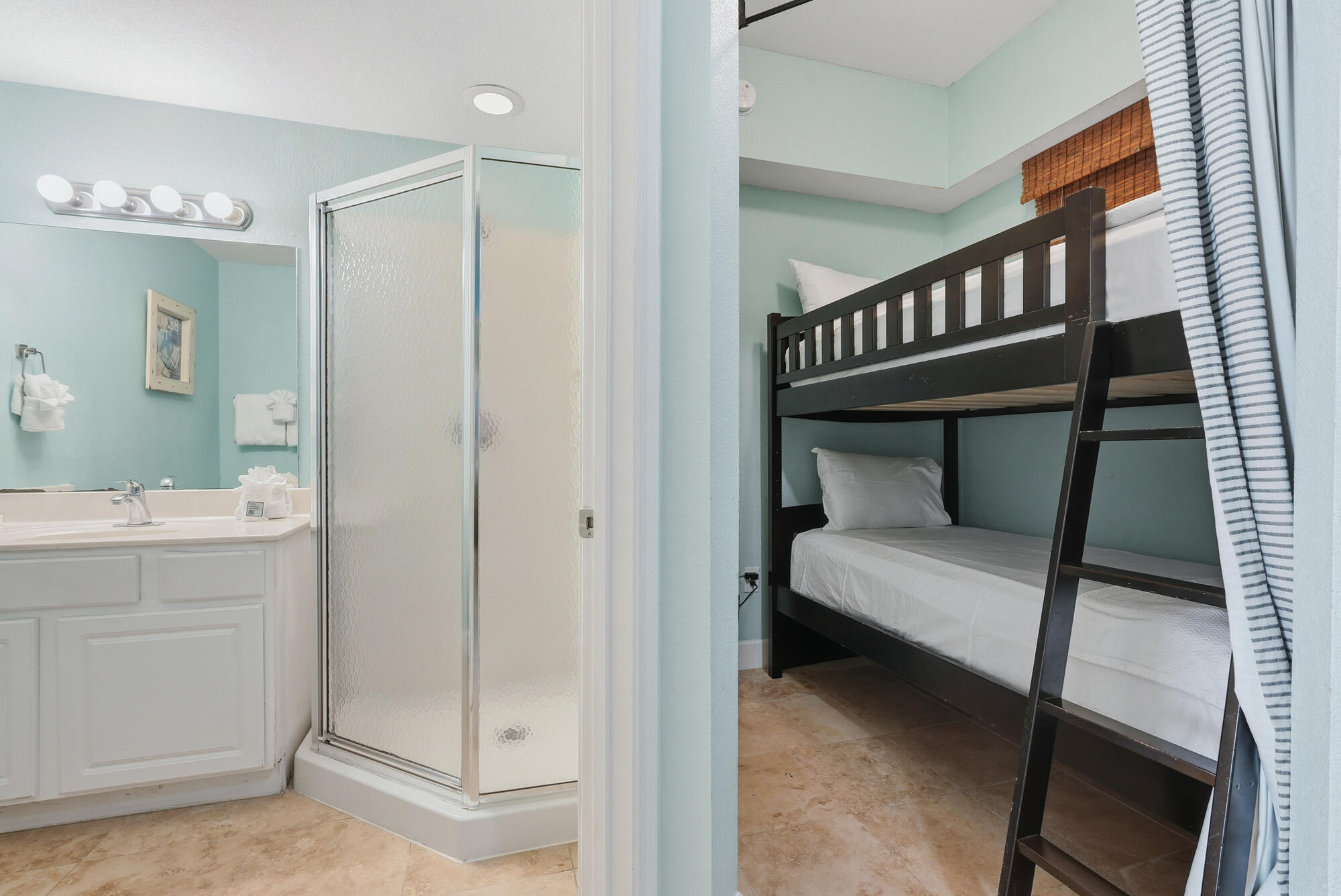 16819 Front Beach Road, Unit 2916 Panama City Beach, FL 32413 - Photo 21 of 45 Bathroom/bunk beds