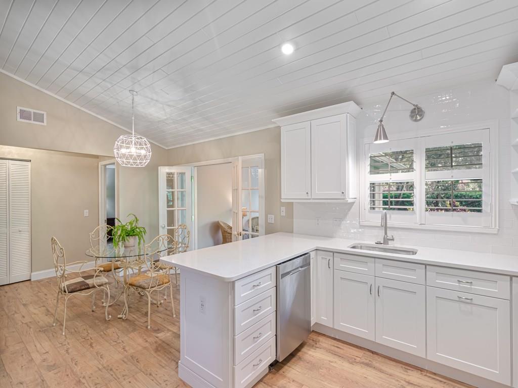 616 Holly Road Vero Beach, FL 32963 - Photo 13 of 36 Gallery Image 13