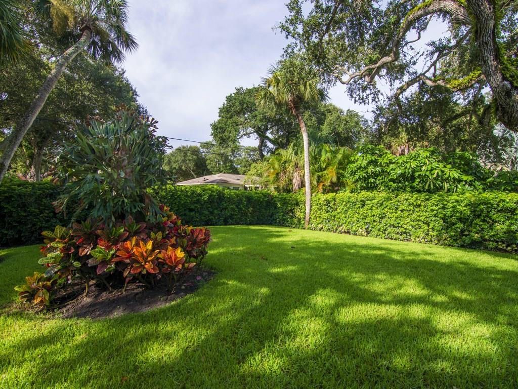 616 Holly Road Vero Beach, FL 32963 - Photo 28 of 36 Gallery Image 28
