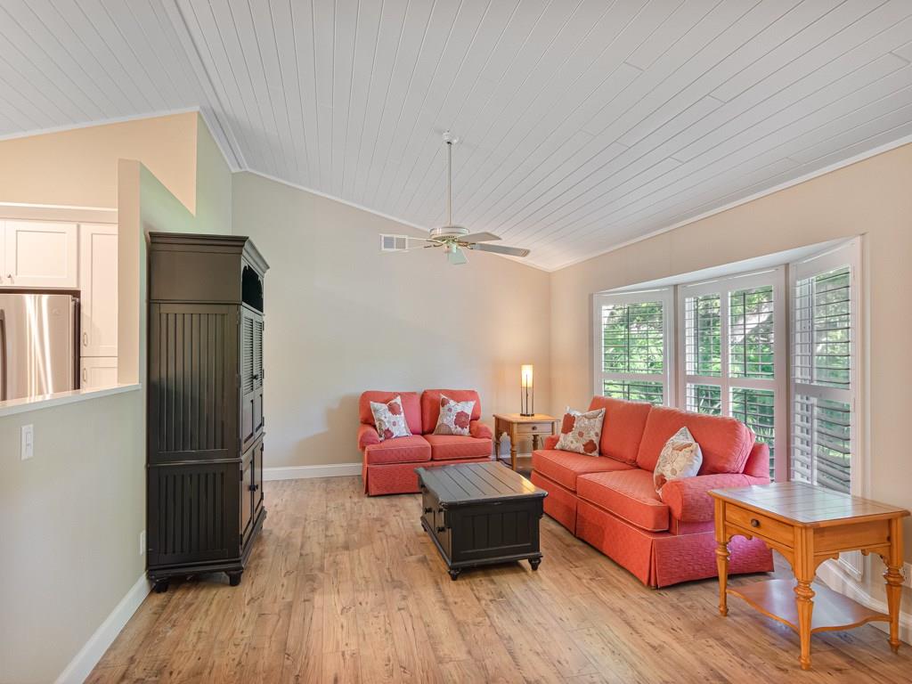 616 Holly Road Vero Beach, FL 32963 - Photo 6 of 36 Gallery Image 6