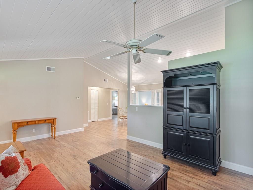 616 Holly Road Vero Beach, FL 32963 - Photo 9 of 36 Gallery Image 9