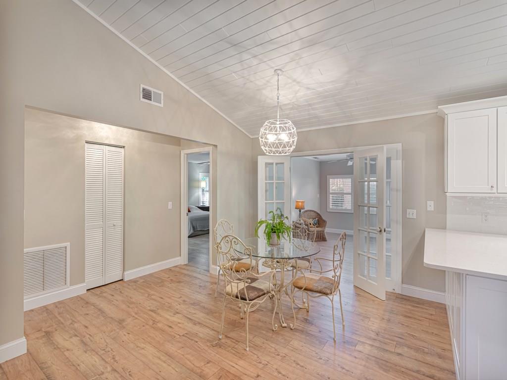 616 Holly Road Vero Beach, FL 32963 - Photo 10 of 36 Gallery Image 10