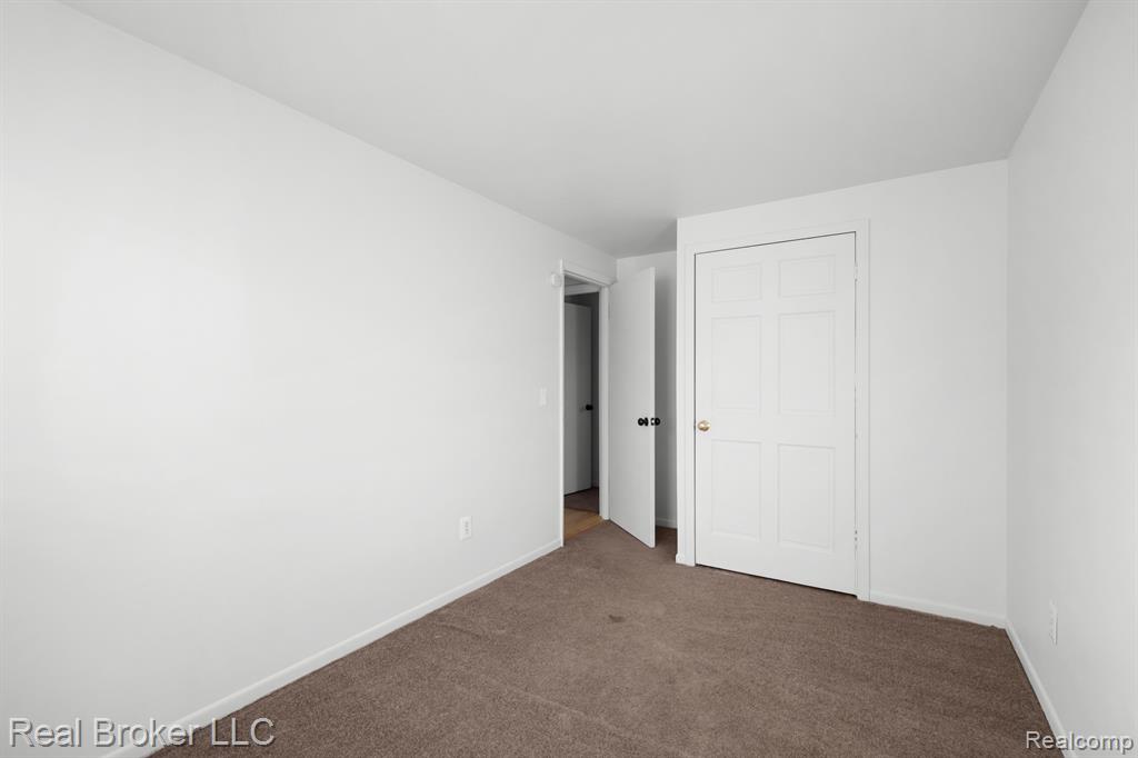 2717 Tiptree Path Flint, MI 48506 - Photo 19 of 24 Gallery Image 19