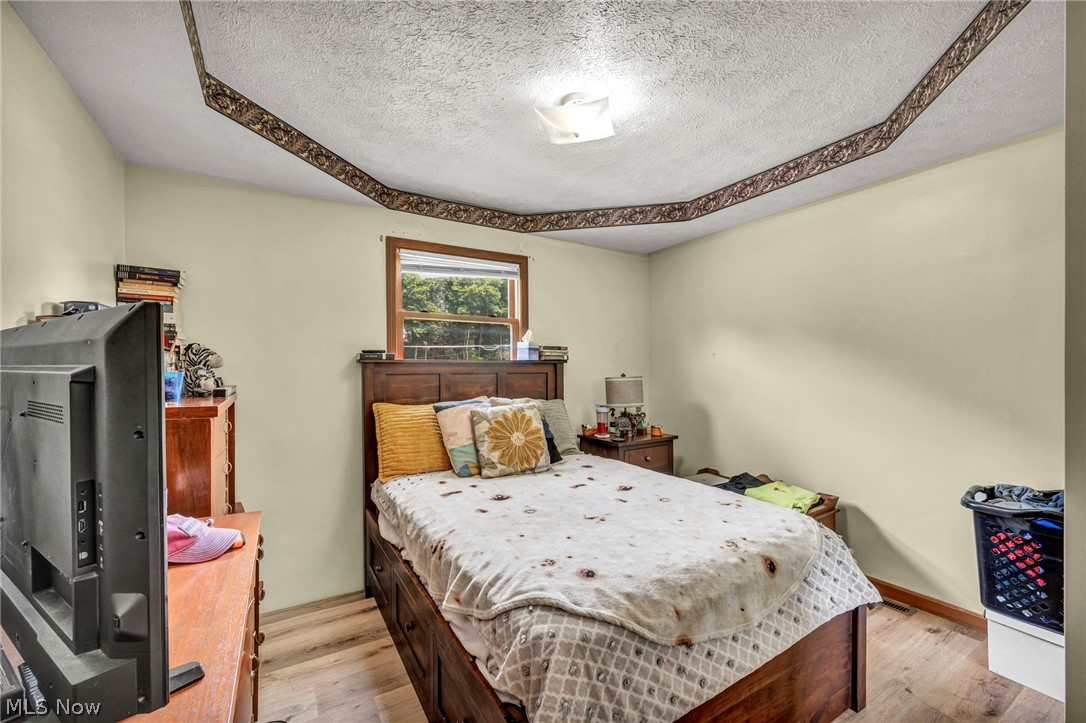 1202 Lawrence Road Northeast Canton, OH 44705 - Photo 13 of 16
