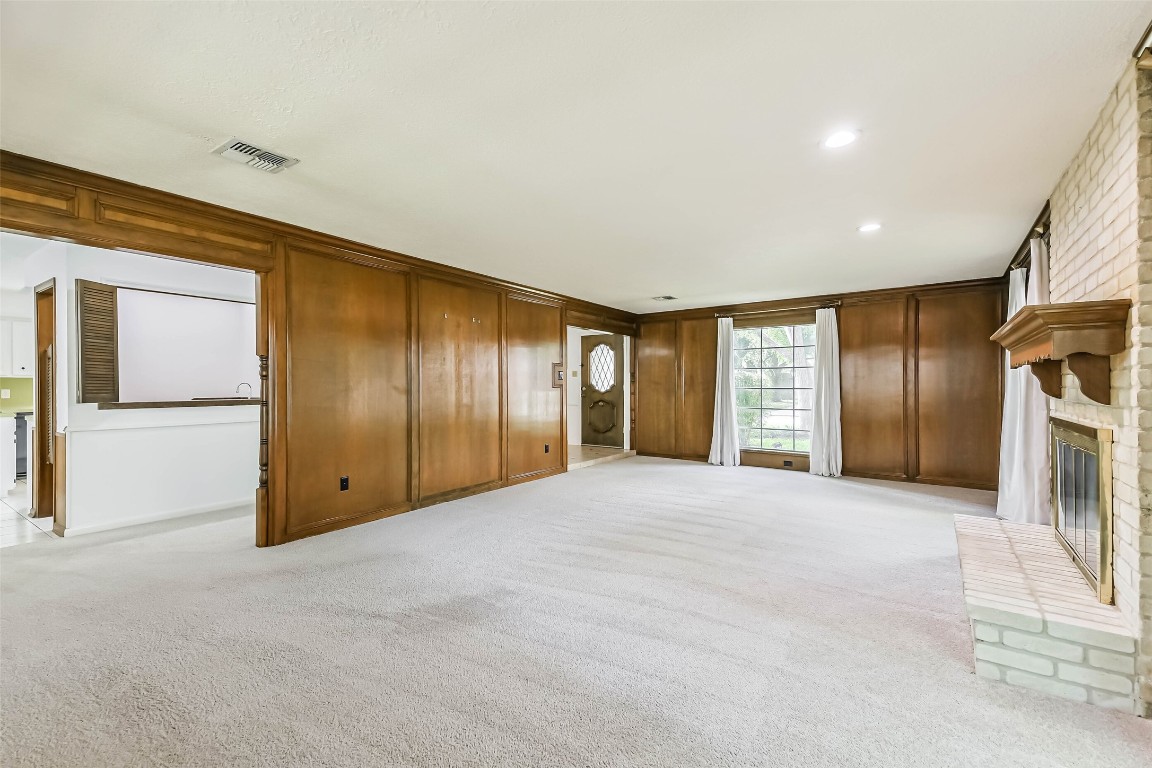6915 Chancellor Drive Spring, TX 77379 - Photo 6 of 37 a view of an empty room with closet and a window