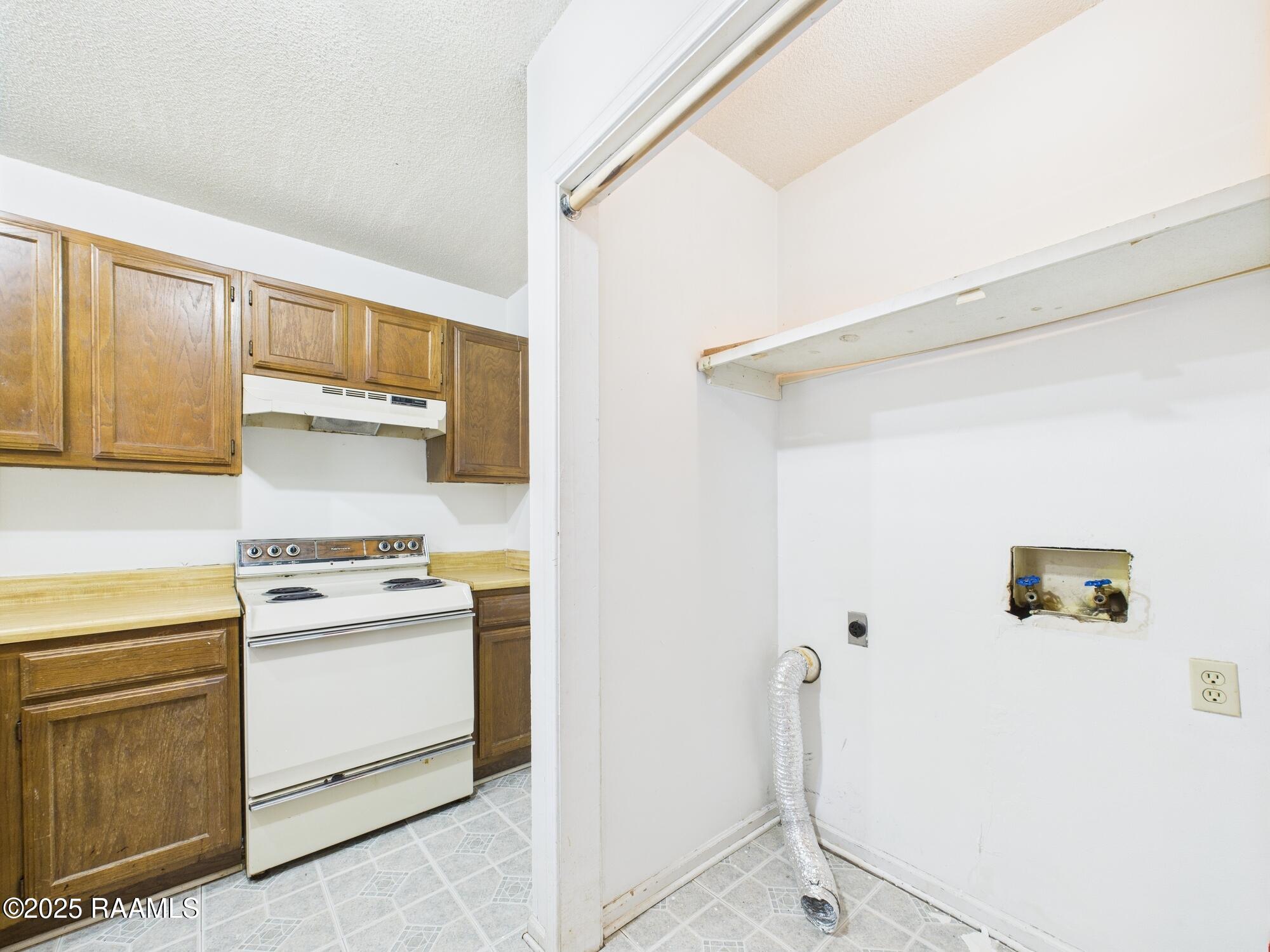 114 Hummingbird Lane, Unit D Lafayette, LA 70506 - Photo 11 of 27 CAM03866G0-PR0096-STILL004