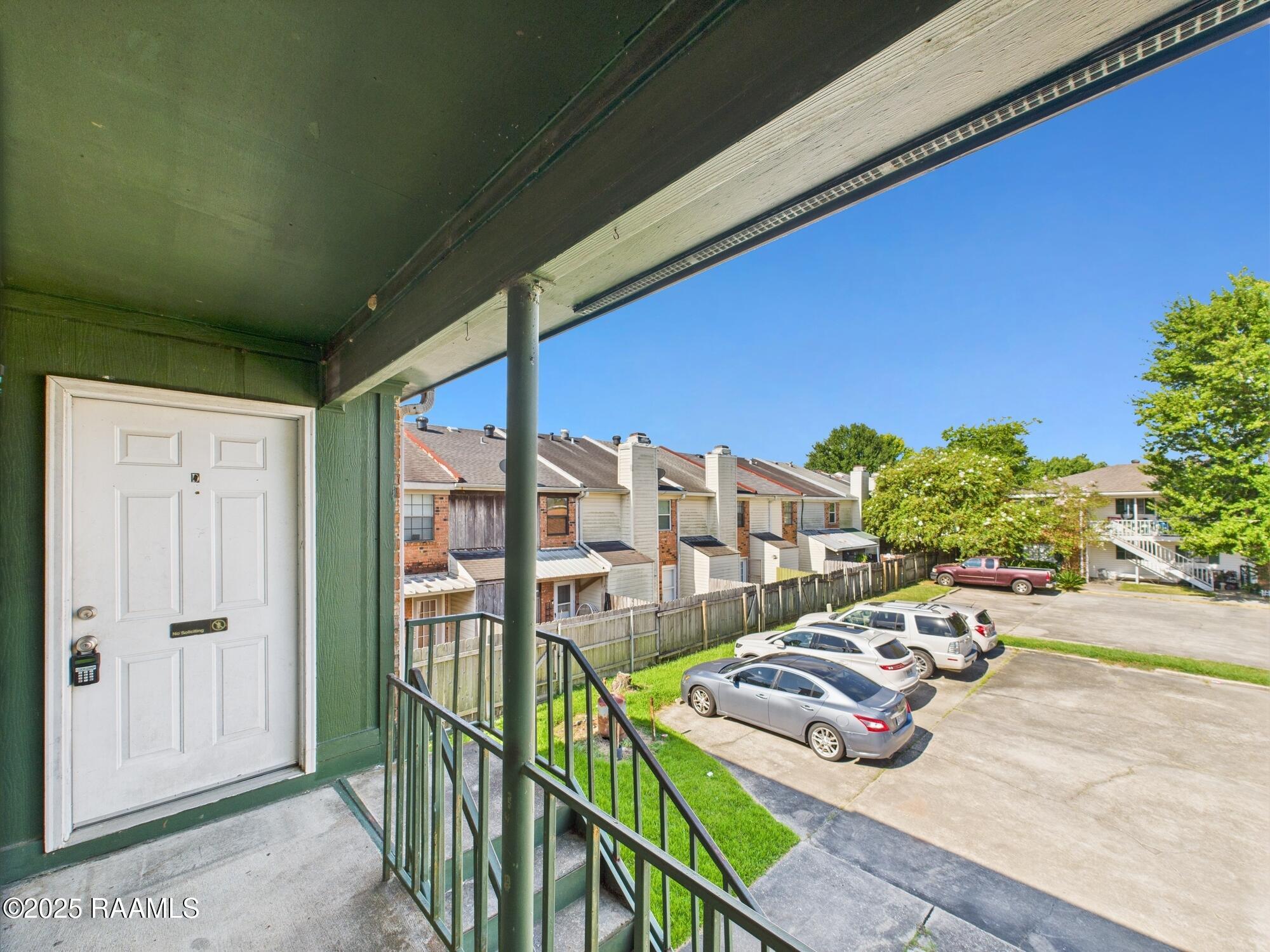 114 Hummingbird Lane, Unit D Lafayette, LA 70506 - Photo 3 of 27 CAM03866G0-PR0096-STILL022