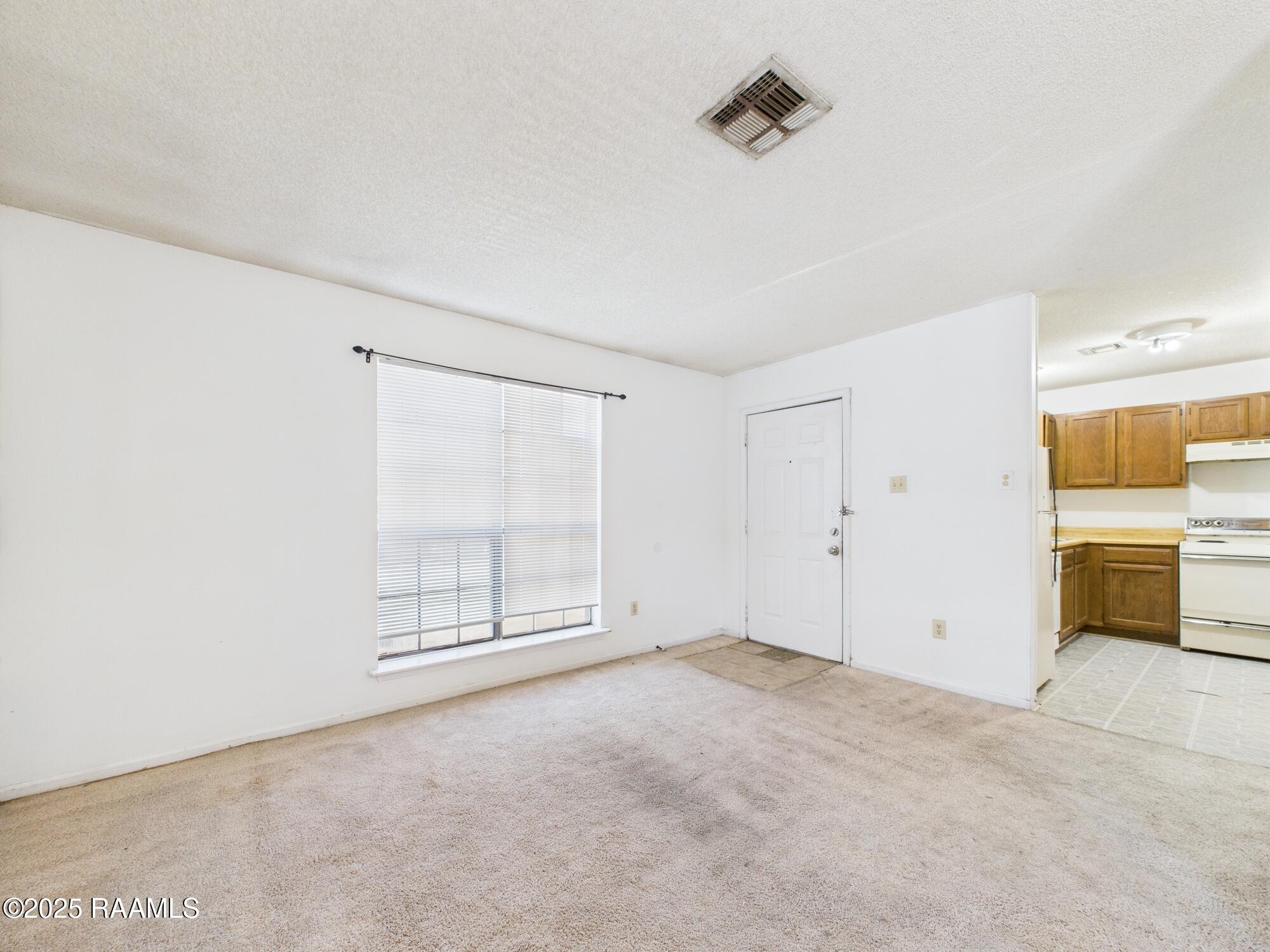 114 Hummingbird Lane, Unit D Lafayette, LA 70506 - Photo 6 of 27 CAM03866G0-PR0096-STILL009 - Copy - Copy