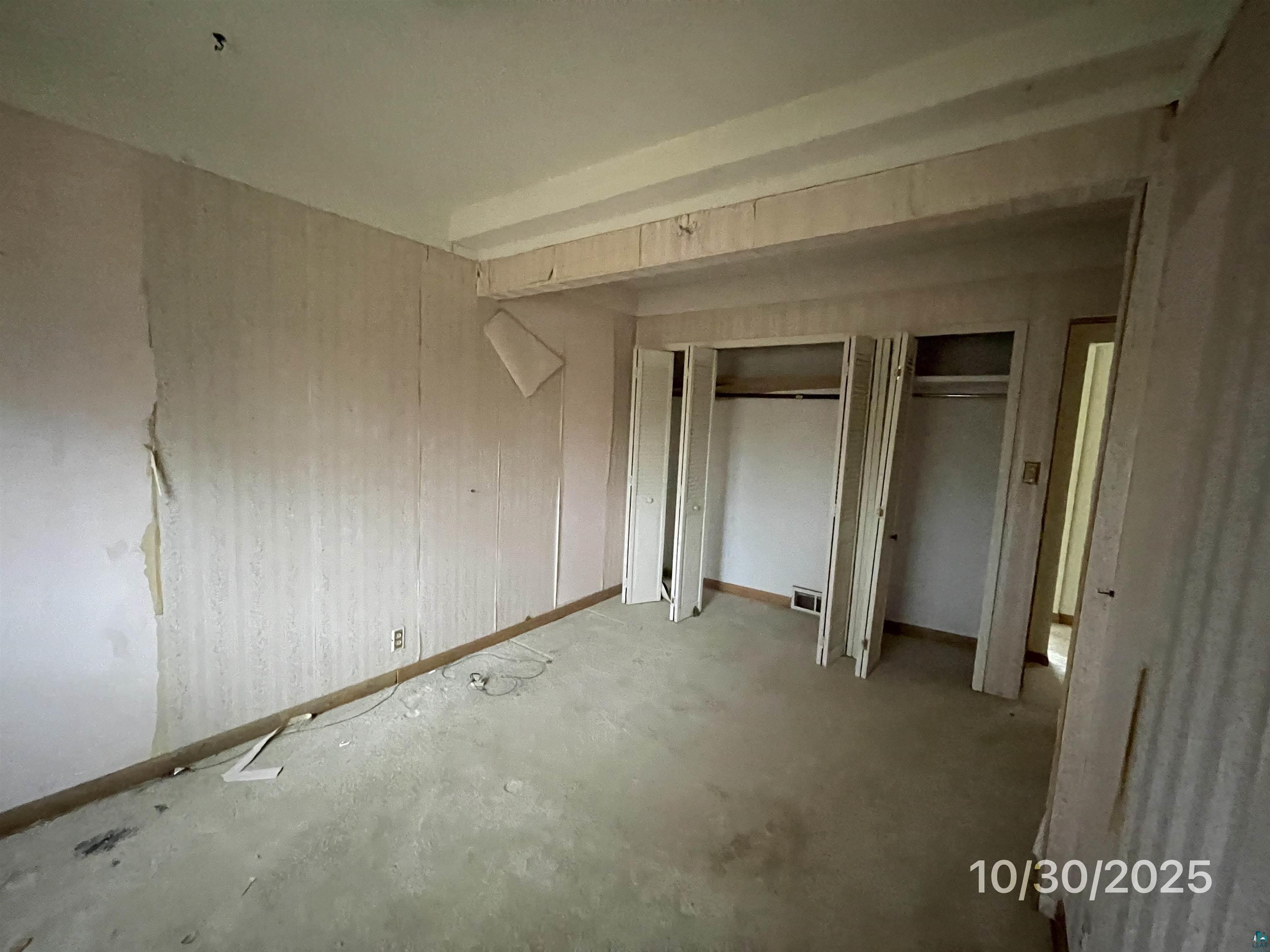 821 West Page Street Duluth, MN 55811 - Photo 16 of 34