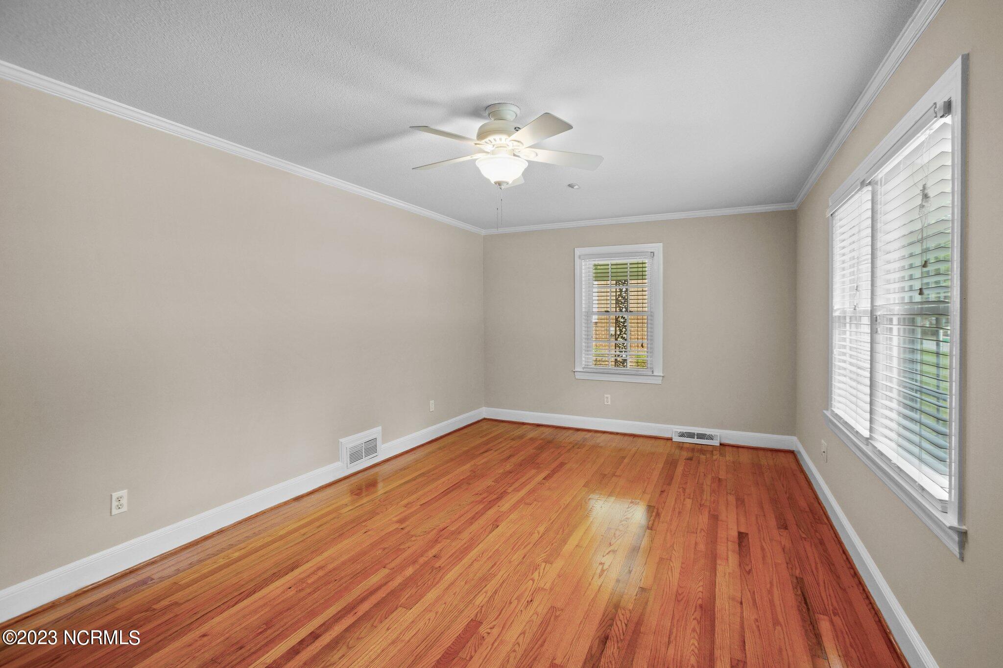 210 Kent Road Greenville, NC 27858 - Photo 18 of 38 26-web-or-mls-_S0A1489
