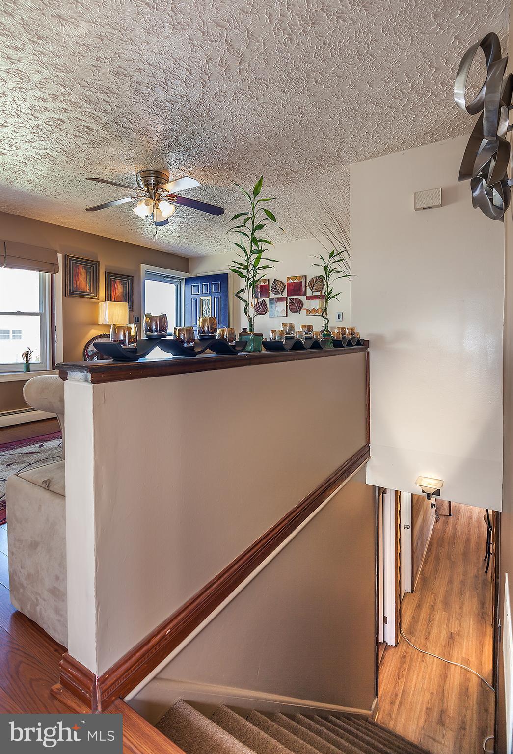 13643 Kingsman Road Woodbridge, VA 22193 - Photo 17 of 30 Living Room