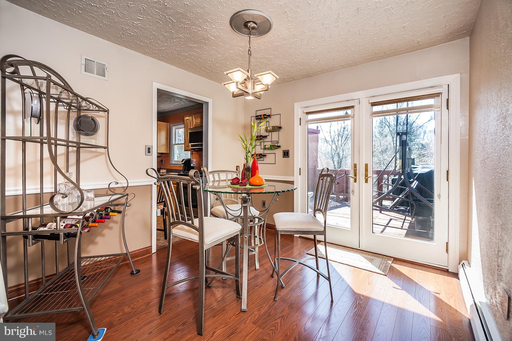 13643 Kingsman Road Woodbridge, VA 22193 - Photo 5 of 30 Dining Room