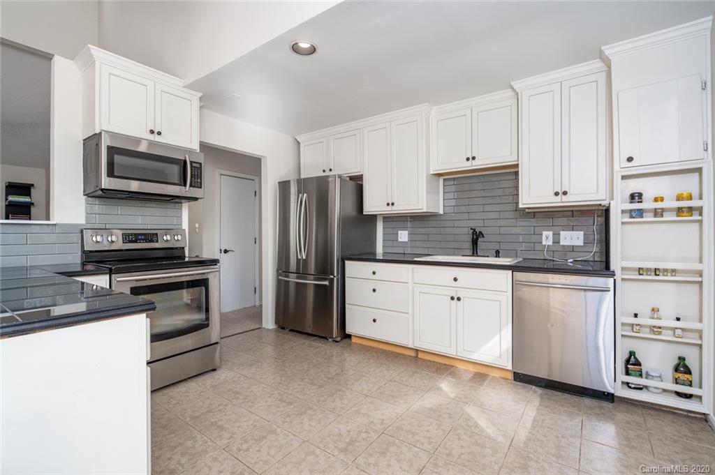 8449 Barncliff Road Charlotte, NC 28227 - Photo 7 of 21 Gallery Image 7