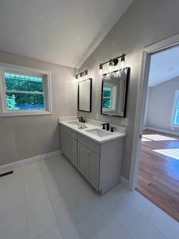 $899,900 | 19 Crown Hill Road, Atkinson, NH 03811