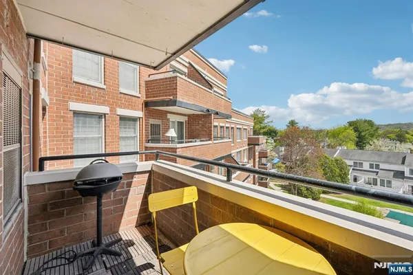 $325,000 | 44 Lakeside Avenue, Unit 44, Pompton Lakes, NJ 07442