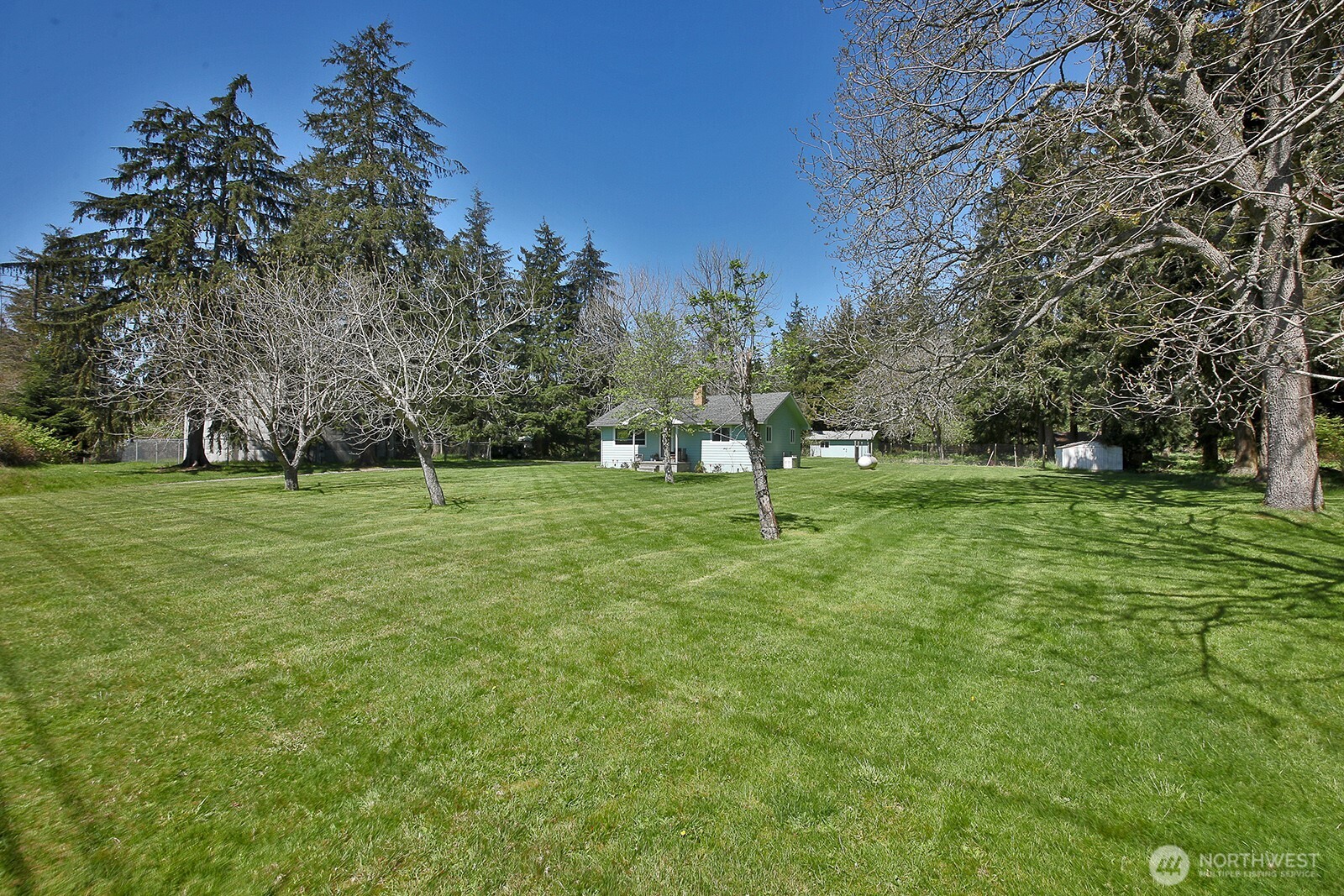 397 Lagoon Point Road Greenbank, WA 98253 - Photo 29 of 38 Gallery Image 29